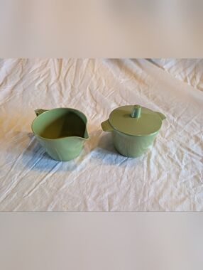 2/30$ Green Melamine Sugar and Creamer Set - Vintage Serveware